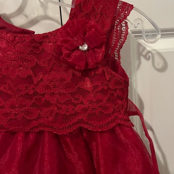 Red fancy lace kids dress - size 4 - Picture 3 of 5